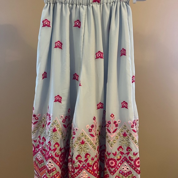 Palazzo Suit - Picture 3 of 7